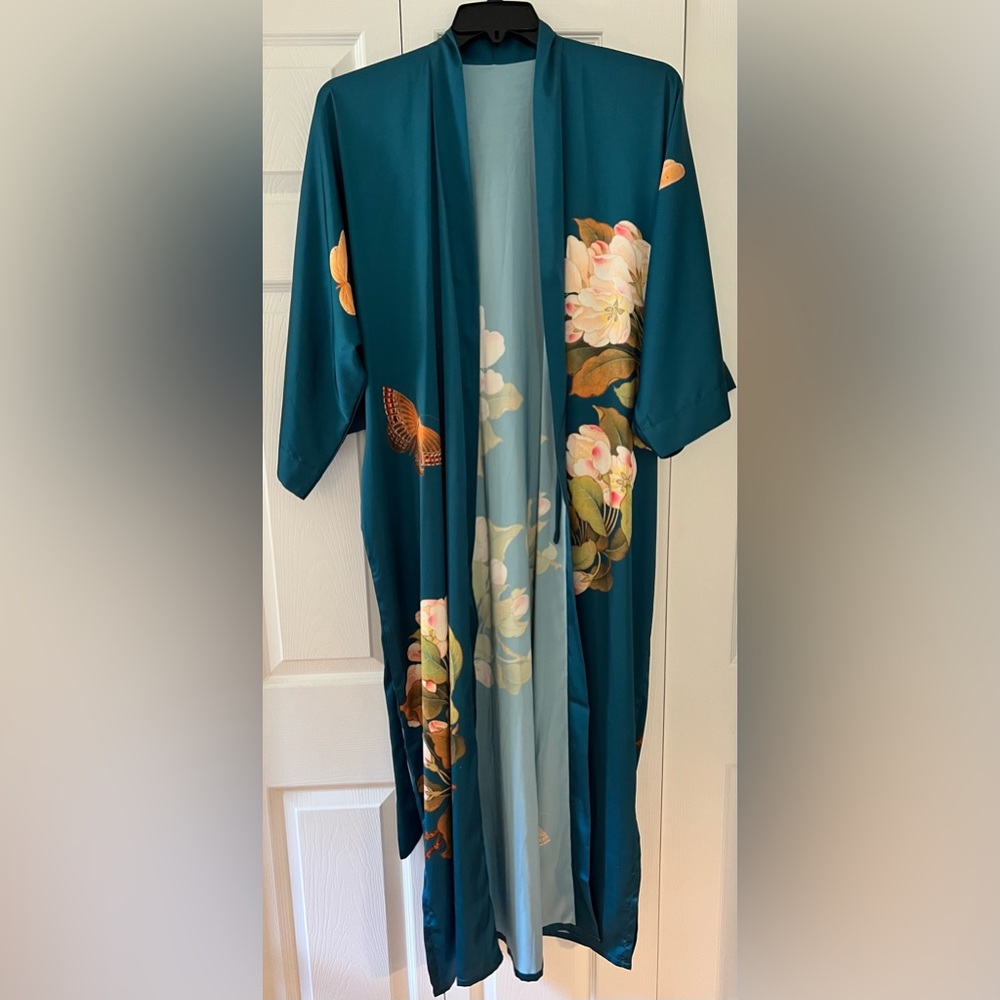 Kim + Ono Washable Robe Peony & Butterfly Long Kimono Robe OS